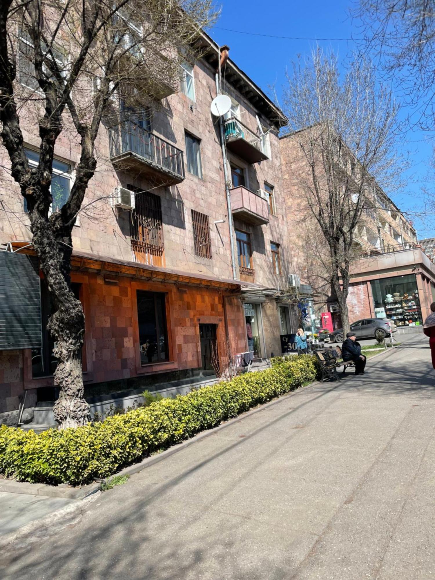 Komitas Apartement Erévan Extérieur photo